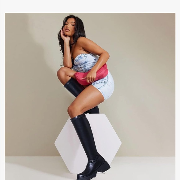 Black Platform Boots - Picture 2 of 7